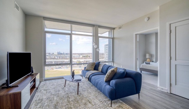 Excellent Fairfax 2BR w/Pool & Elevator, nr Bus Stops, by Blueground