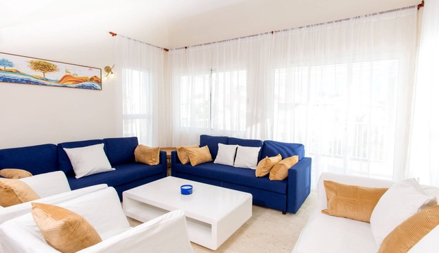 Excellent getaway vacation. Ocean Front. Ocean views! Private Beach! Book todayn