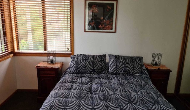 Excellent home to enjoy and relax with family and friends. 5 min from the beach!