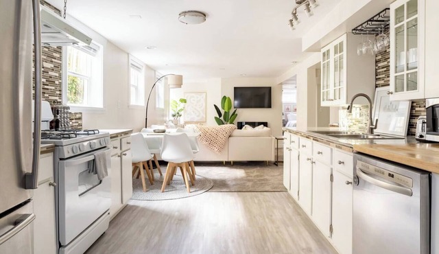 Excellent location - Close to downtown!