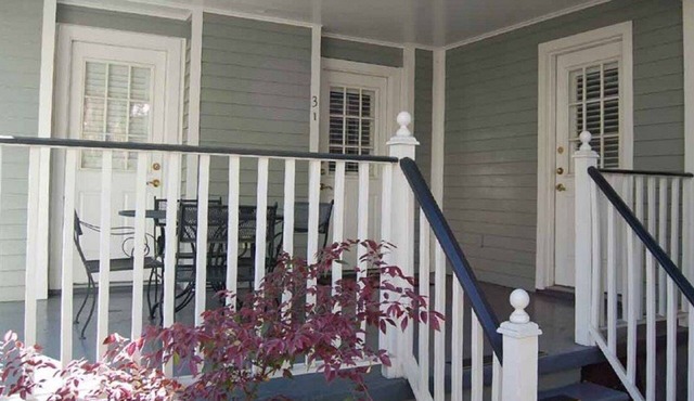 Excellent Location: 3 Blocks to Bourbon St. and the French Quarter attractions.