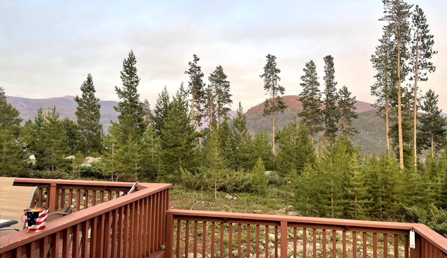 Excellent reviews. Perfect for ALL ages-families, kids, dogs allowed. Hot tub!