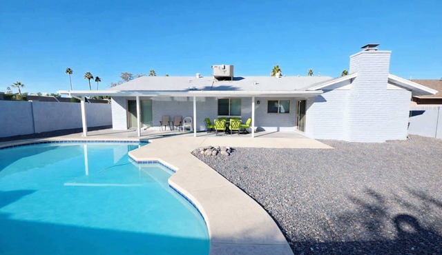 Excellent! Single-Story Home with pool in Tempe