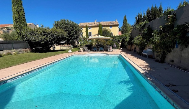Exceptional village house of 275m2 with swimming pool 11/6m with 14 rooms