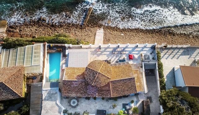 Exceptional Villa – Les Pieds dans l’Eau in Saint-Mandrier-sur-Mer