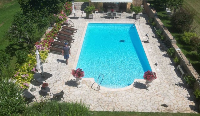 Exceptional gîte in the heart of a 12-hectare natural estate