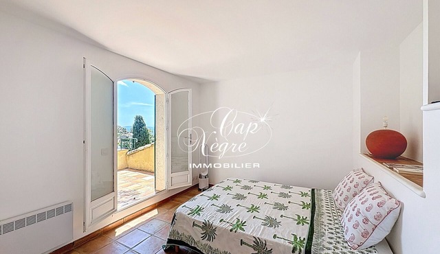 Exceptional 4-star sea-view villa for 8 people 150m from Le Rayol beach