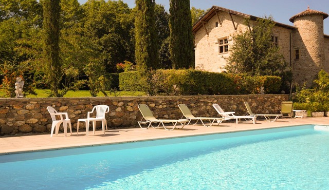 Exceptional manor house with swimming pool