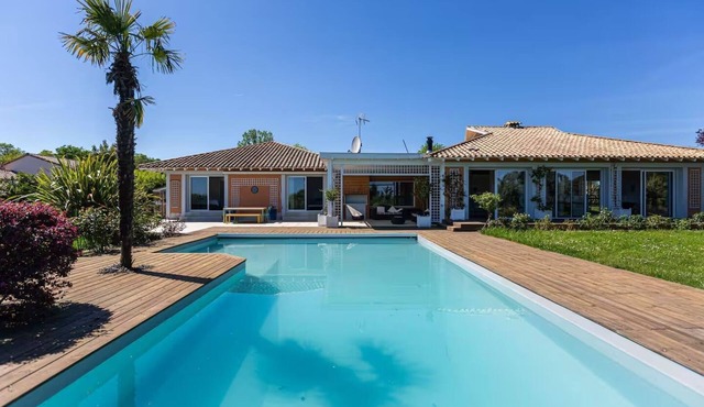 EXCEPTIONAL VILLA 10 MINUTES FROM BORDEAUX