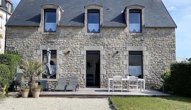 Exceptional house facing Lesconil harbour - Panoramic sea view - Due south