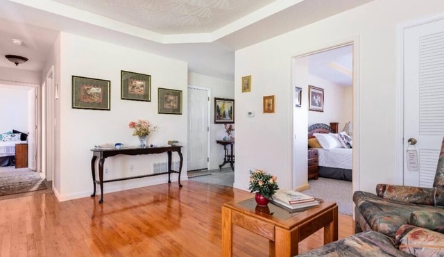EXCEPTIONAL 1 STORY HOME 3 Bd 2 Ba/3XL BEDS Near TOWN on BOURBON TRAIL Garage