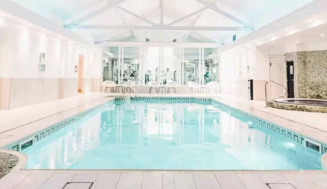 Exceptional 3 Bedroom River View Apartment - Pass the Keys