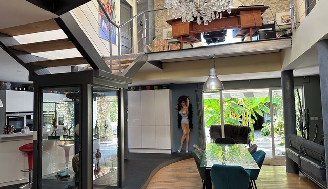 Exceptional 4-bedroom loft with pool near Montpellier and beaches