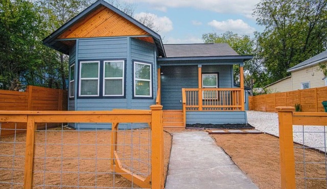 Exceptional 5BR So Close to Riverwalk and Downtown