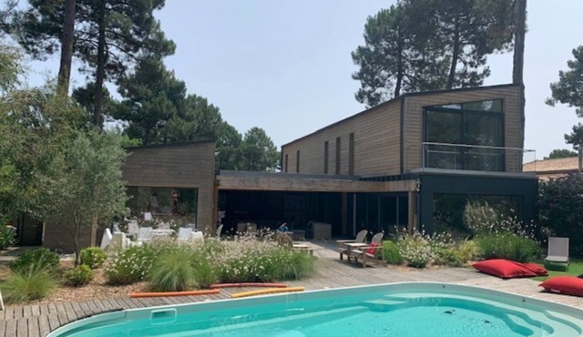 Exceptional 7-bedroom villa - Heated pool in the heart of the Biscarrosse golf course