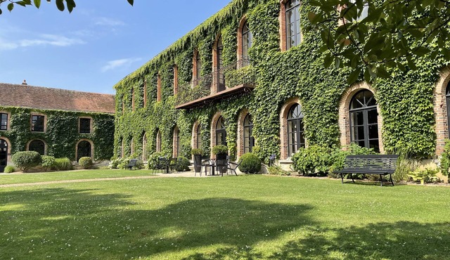 Exceptional and atypical residence 1h30 from Paris