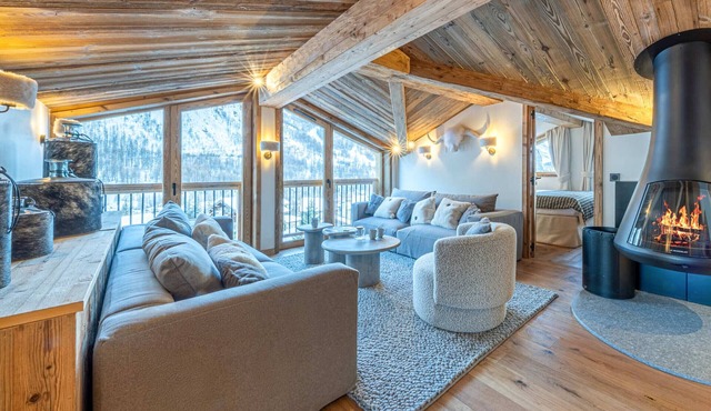 Exceptional apartment with fireplace and home cinema in Val-d'Isère