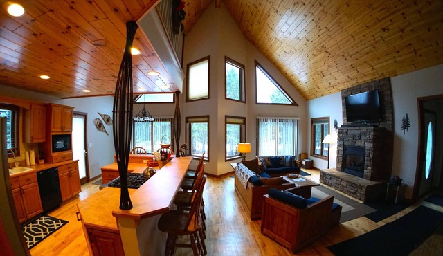 Exceptional Chalet near Harbor, Nubs Nob and Boyne Highlands Ski and Golf Resort