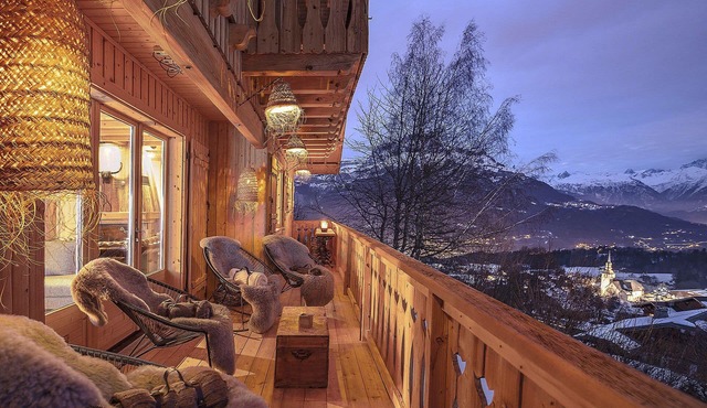 Exceptional chalet facing Mont Blanc for 10 people