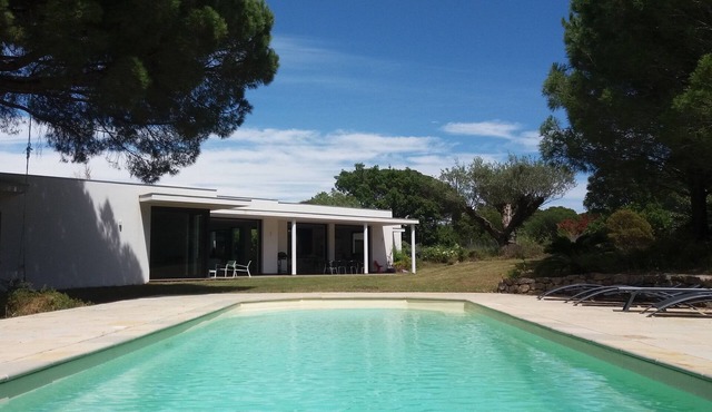 Exceptional contemporary architect-designed villa 350 m2