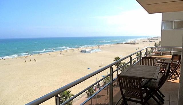 Exceptional View, Waterfront Apartment