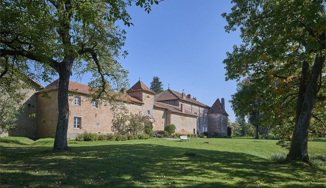 Exceptional gites in the heart of nature 20 mins from a wildlife park