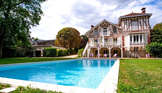 Exceptional historic house with swimming pool