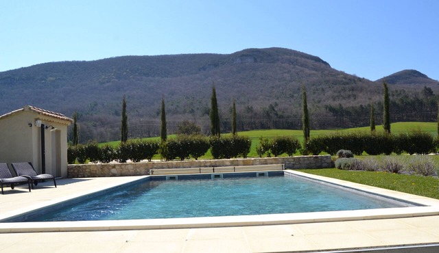 Exceptional holiday house with pool, in Souspierre, Drôme provençale