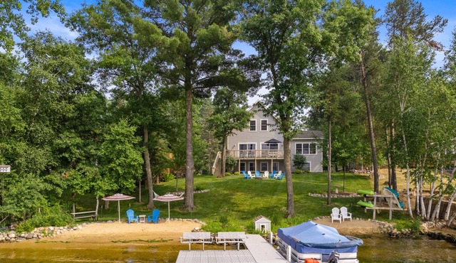 Exceptional Lake House w/Private Beach, 10 minutes to Sand Valley!