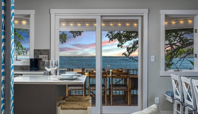 Exceptional Lakefront Getaway w/Hot Tub. Dogs ok!