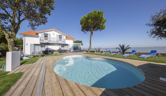 Exceptional large 7-bedroom oceanfront villa