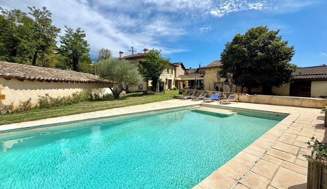 Exceptional large Beaujolais house with swimming pool