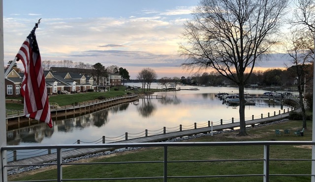 Exceptional listing! Beautiful view of Lake Norman! “Great Luxury Condo Stay”!