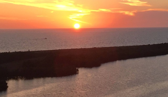 Exceptional Marco Island End Unit 1503-T3, 2Bd, Ocean Front, Beach/Sunset Views