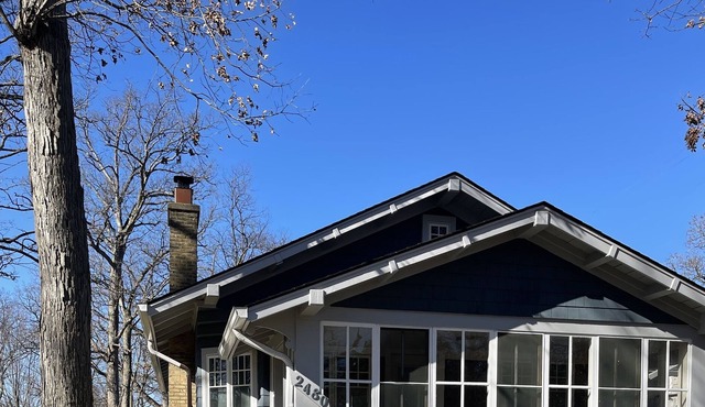 Exceptional Modern Cottage in Prime Location