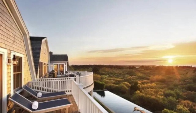 Exceptional Nantucket Retreat: Main House + Cottage