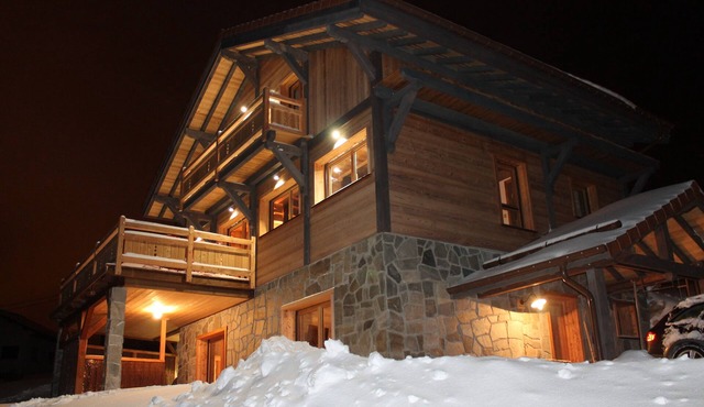 *Exceptional offer*Chalet 4*/lake/south facing/ski slopes/jacuzzi, sauna