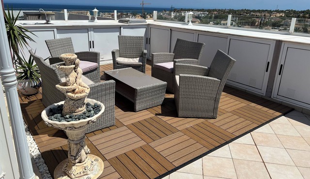 Exceptional penthouse boasting expansive rooftop solarium La Zenia Beach – 2255