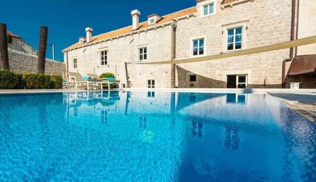 Exceptional Private Estate With Swimming Pool