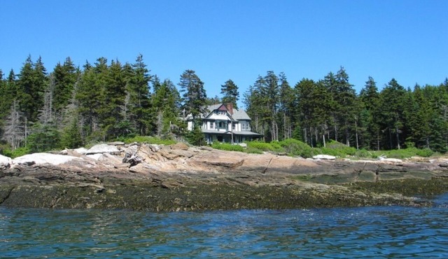 Exceptional Private Oceanfront Home, Magnificent Views, 5 Bed, 4 Bath, & More.