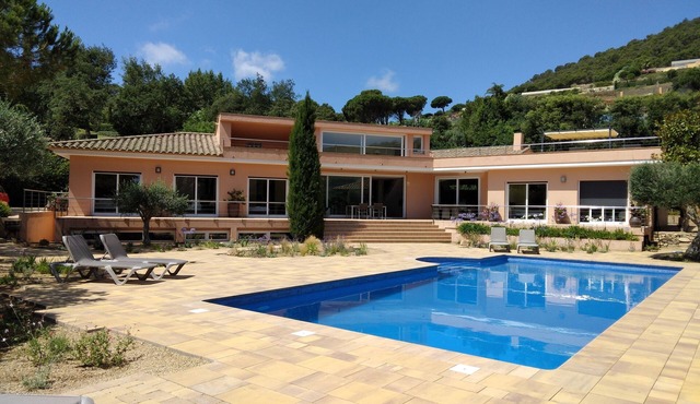 Exceptional Private Villa with Sea Views - large pool and designer paved gardens