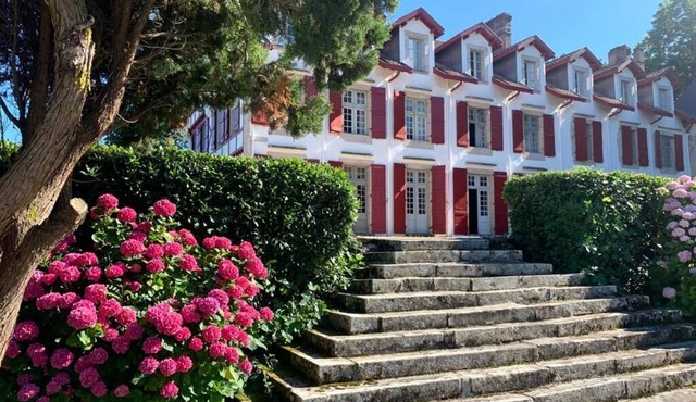 Exceptional property overlooking Saint Jean de Luz