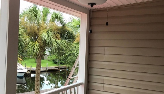 Exceptional, quiet, cozy! Dock for your boat to fish the gulf!