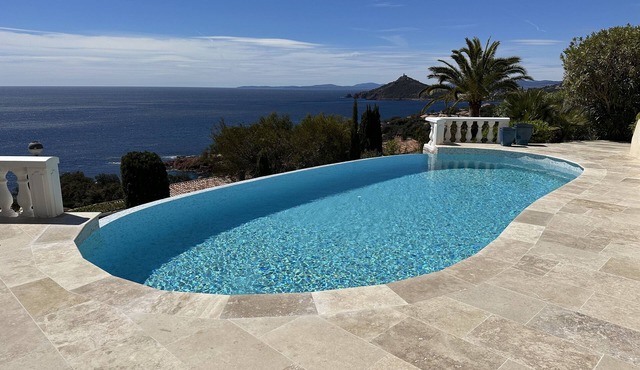 EXCEPTIONAL SEA VIEW VILLA SAINT RAPHAEL 15 'walking from THE BEACH