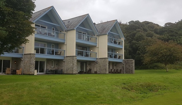 Exceptional Sleep 6 Country Estate Holiday. Free leisure facilities on-site