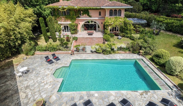 Exceptional villa between sea and mountains in a private estate in Saint Jean de Luz