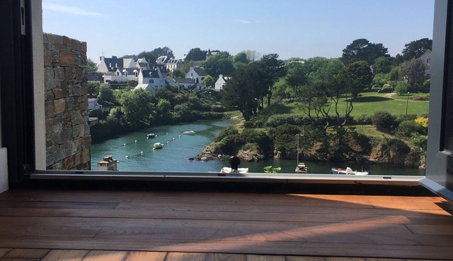 Exceptional view: House with large terrace and garden in Doelan