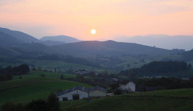 Exceptional view in the heart of nature 5 minutes from the village up to 6 people