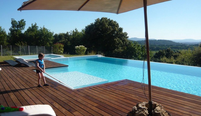 Exceptional view over Lourmarin, the Luberon and the Alpilles mountains
