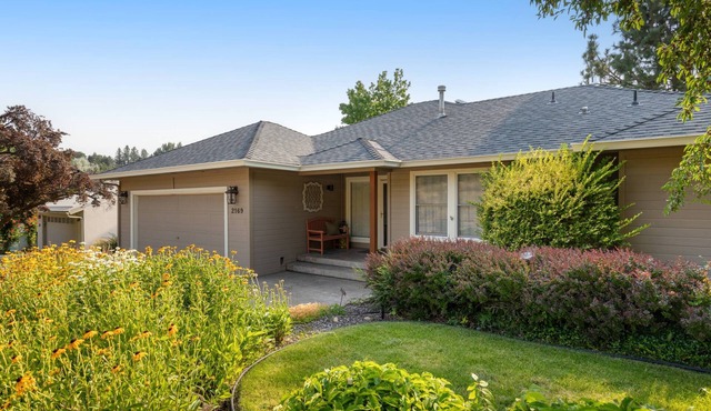 Exceptional Views & Luxurious Kitchen! Fireplace & Hot Tub | Min to Downtown & BSU